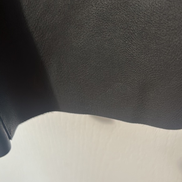 NWT EXPRESS FAUX LEATHER HIGH RISE WOMEN CROPPED PANTS IN SIZE 6 R - Picture 6 of 9